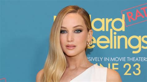 naked pictures of jennifer lawrence|Jennifer Lawrence shocks fans by getting completely naked in。